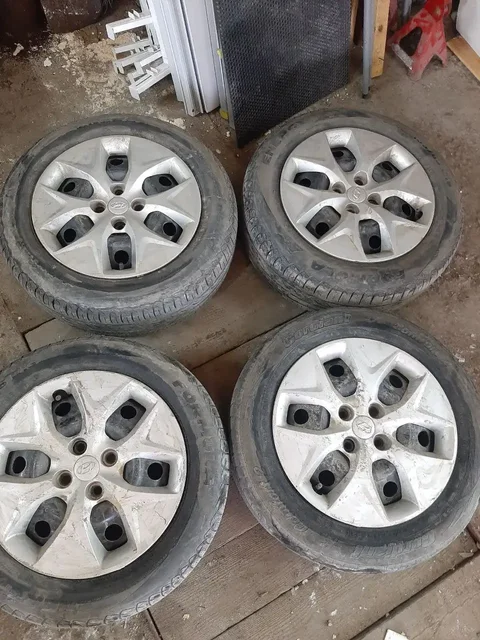 Продажа колес в сборе и отдельных шин R15, R17, R18 - Пикапы в Иркутск