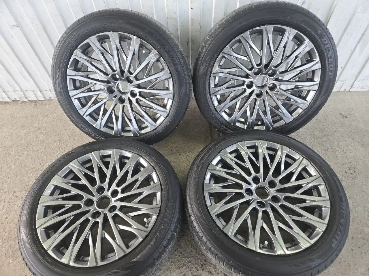 Продажа колес в сборе и отдельных шин R15, R17, R18 - Запчасти (Авто) в Иркутск