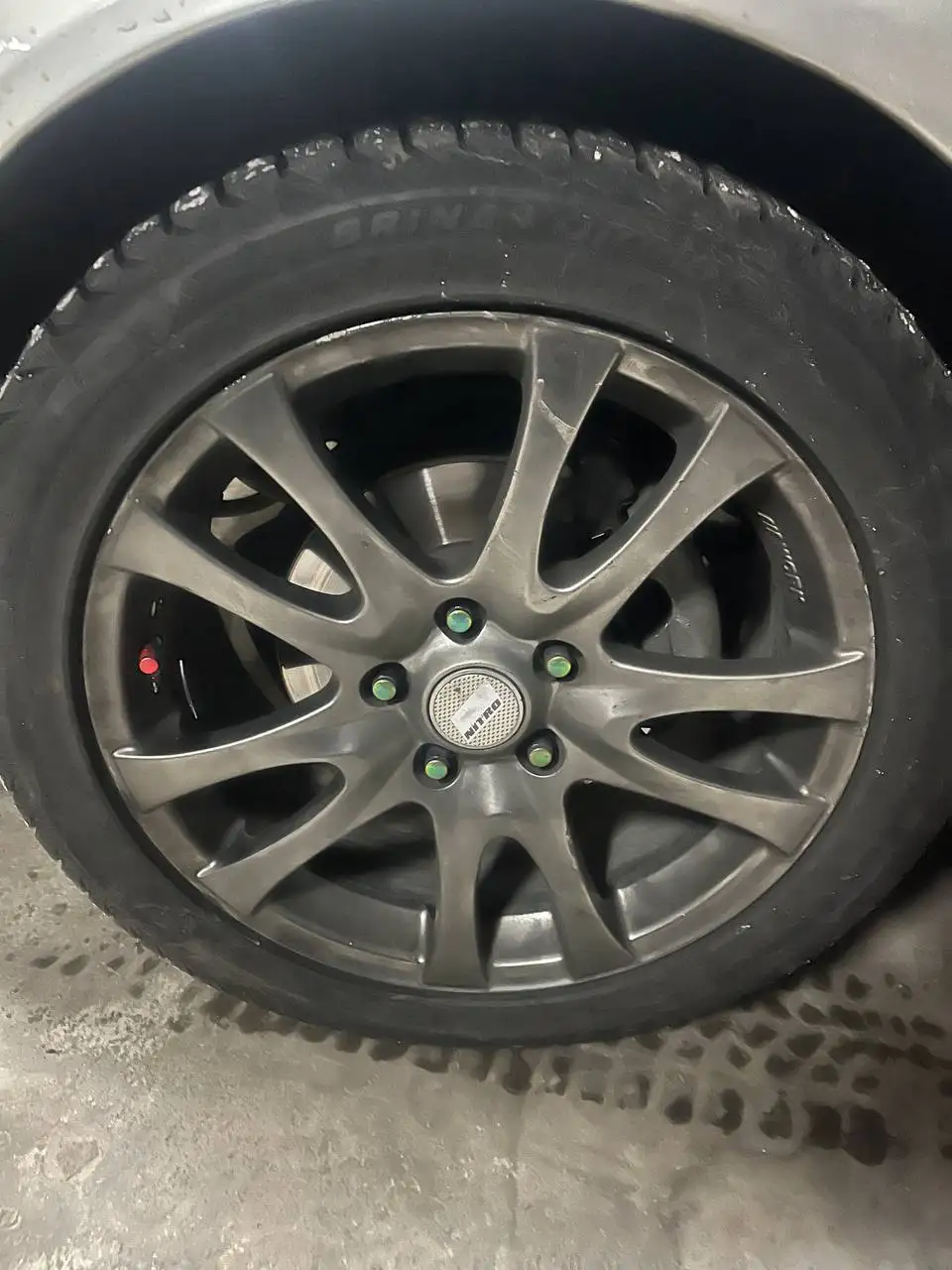 Обмен двух комплектов литья R17 с резиной на одно красивое - Запчасти (Авто) в Иркутск