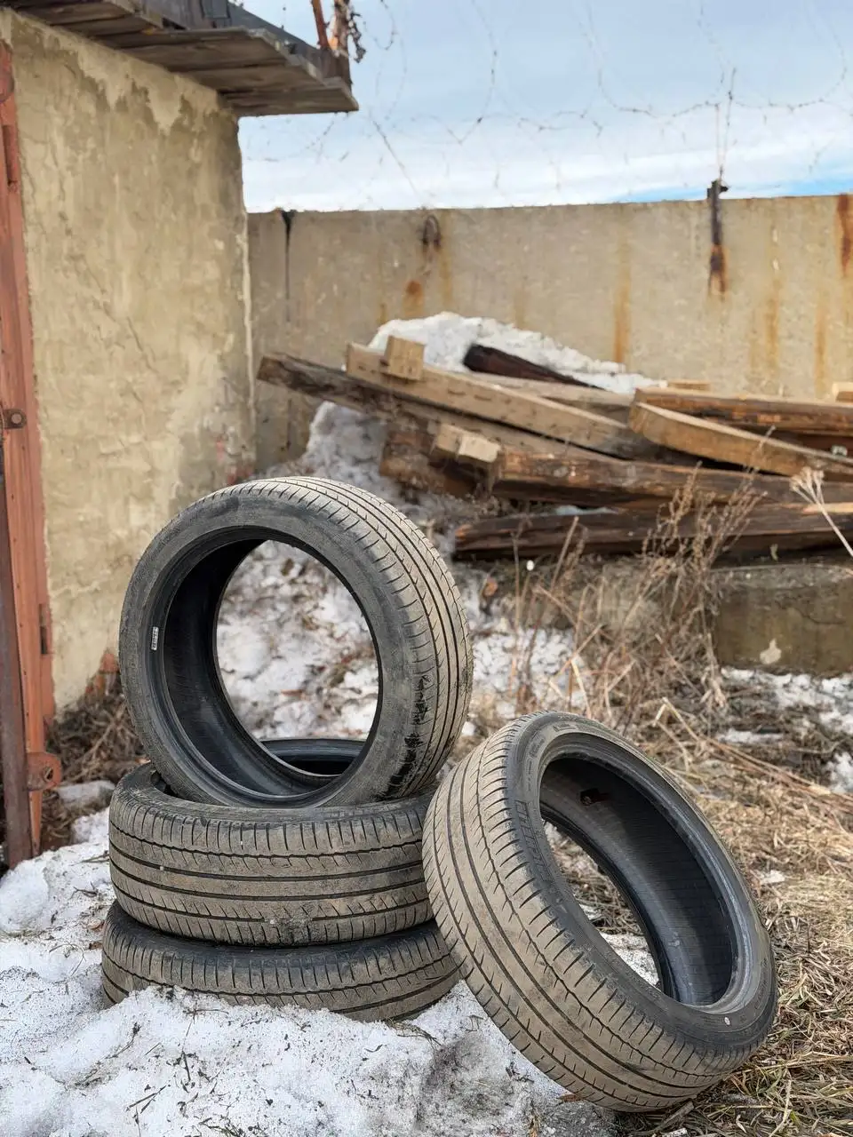 Шины 215/45/17 летние на один сезон - Шины и диски (Авто) в Иркутск