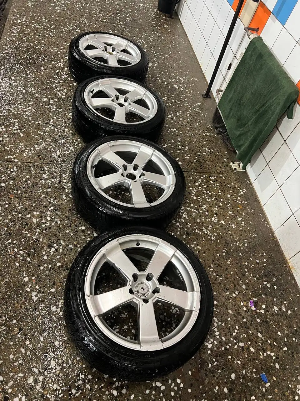 Продажа литых дисков R14-R18 - Запчасти (Авто) в Иркутск