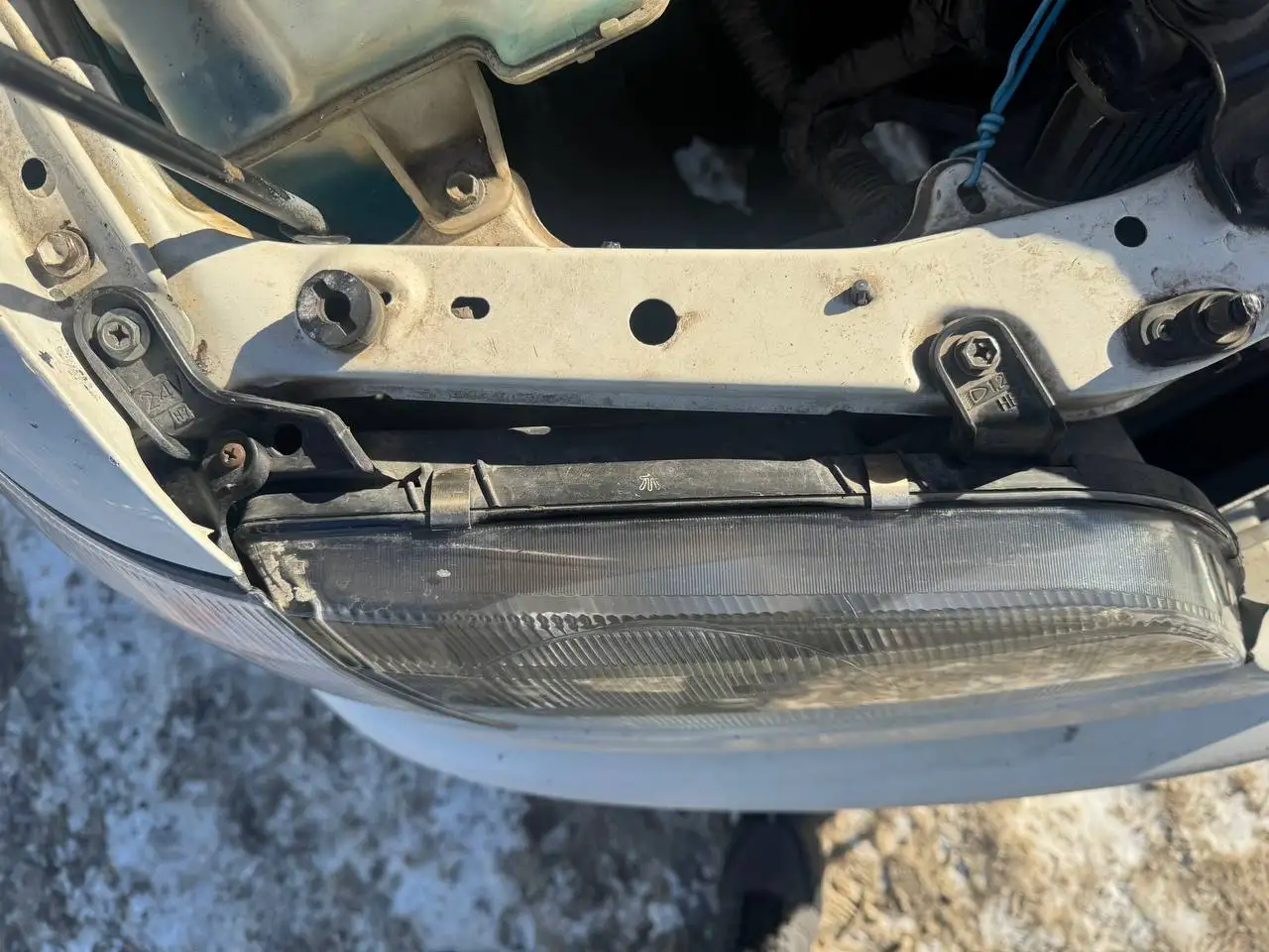 Комплект фар с поворотниками Toyota Ipsum 1 поколение - Запчасти (Авто) в Иркутск