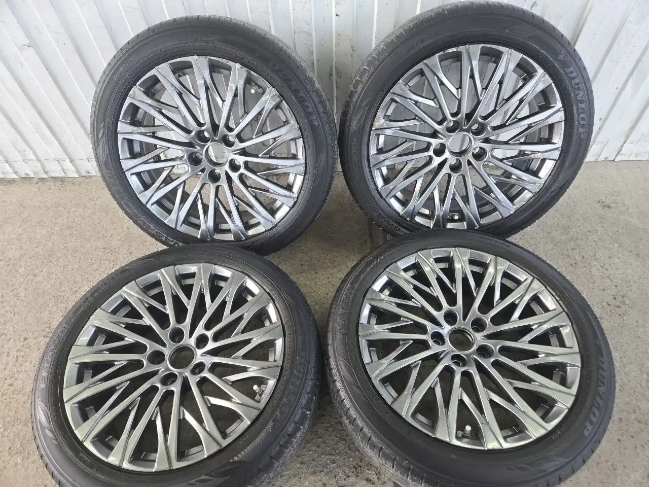 Продажа дисков и шин для автомобиля - Запчасти (Авто) в Иркутск