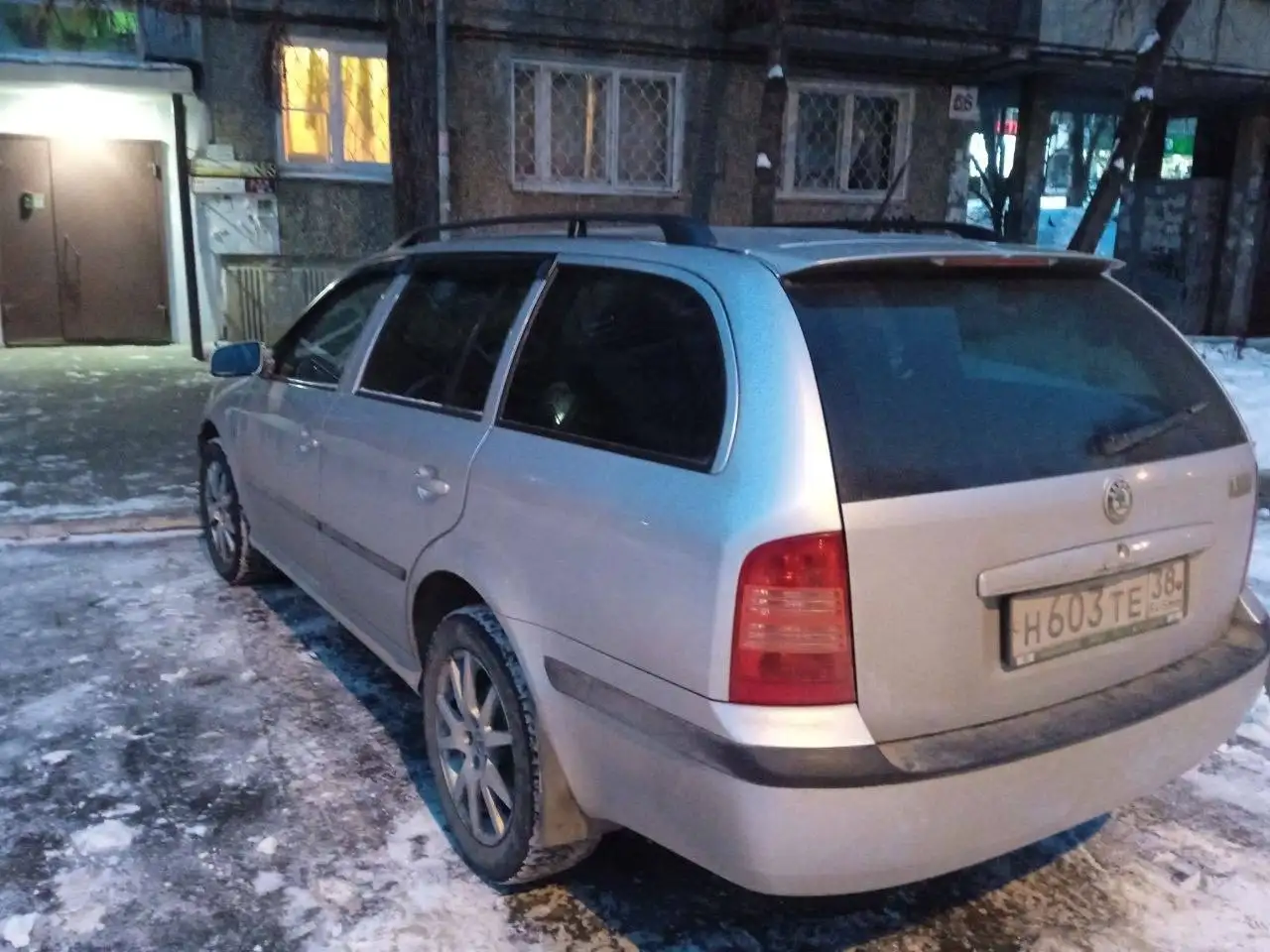 Skoda Octavia tour 2009 г.в. Универсал, 1,6 МКПП - Авто в Иркутск