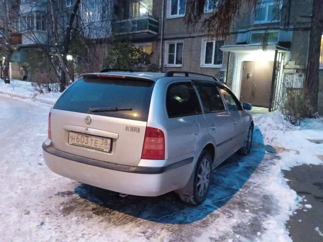 Skoda Octavia tour 2009 г.в. Универсал, 1,6 МКПП - Авто в Иркутск