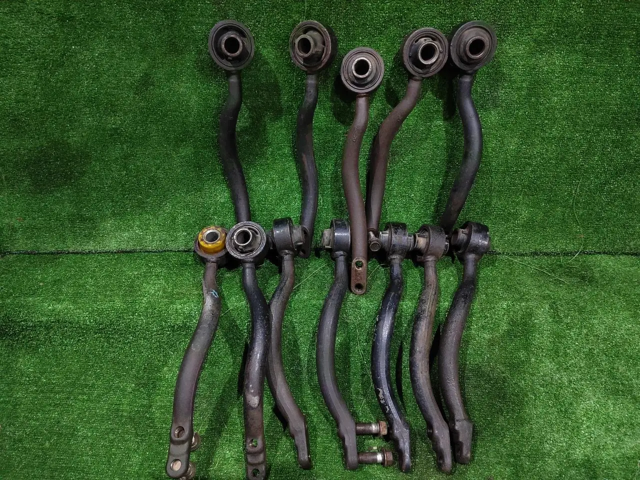 Продажа автозапчастей для ВАЗ 90/100 кузов - Автозапчасти (Запчасти) в Иркутск