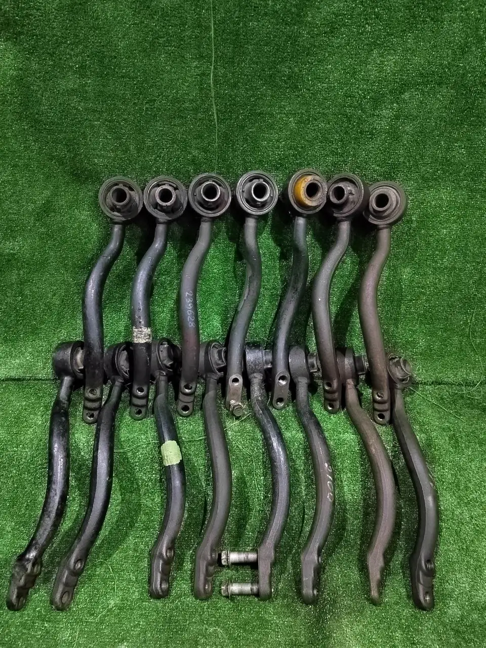 Продажа автозапчастей для ВАЗ 90/100 кузов - Автозапчасти (Запчасти) в Иркутск