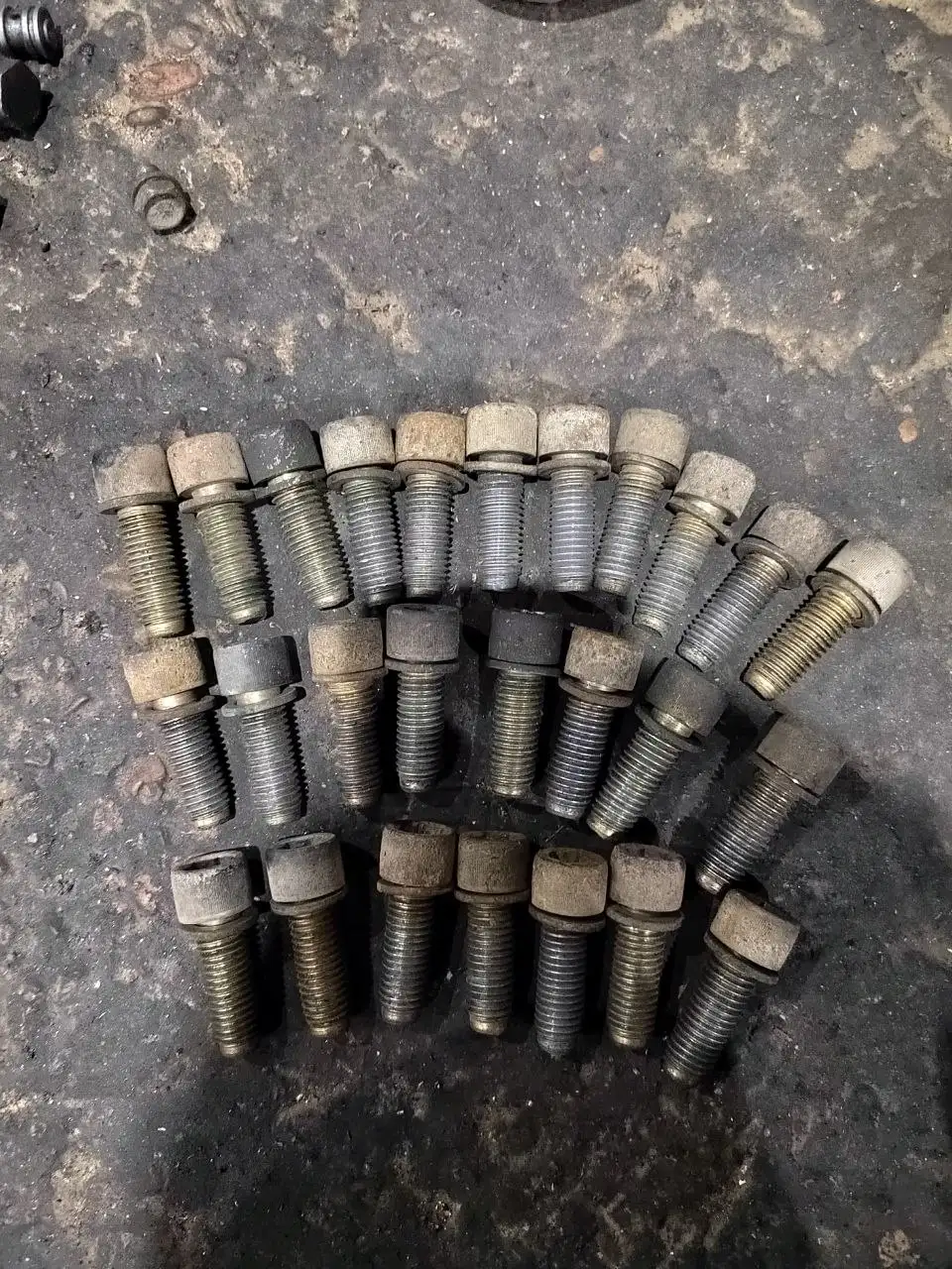 Запчасти для автомобилей Toyota Land Cruiser - Автозапчасти (Запчасти) в Иркутск