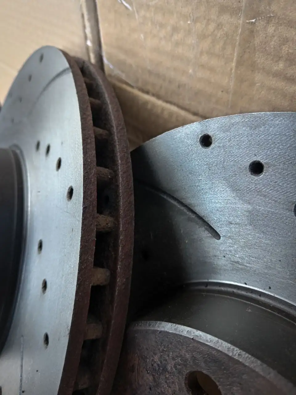 Продам тормозные диски SUBARU LEGACY B4 2POT 2010г - Тормозные диски (Запчасти) в Иркутск