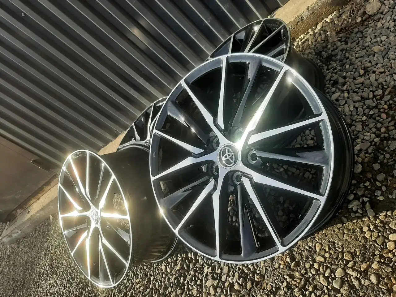 Продажа дисков Camry и шин Dunlop, Roadx, Boto - Запчасти (Авто) в Иркутск