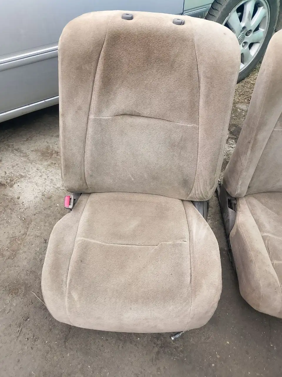 Продам два передних сидения от марк - Запчасти (Авто) в Иркутск