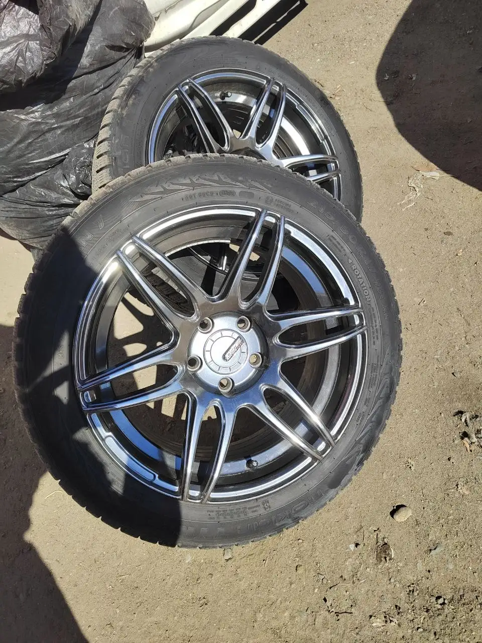 Продам зимнюю резину - Шины и диски (Авто) в Иркутск