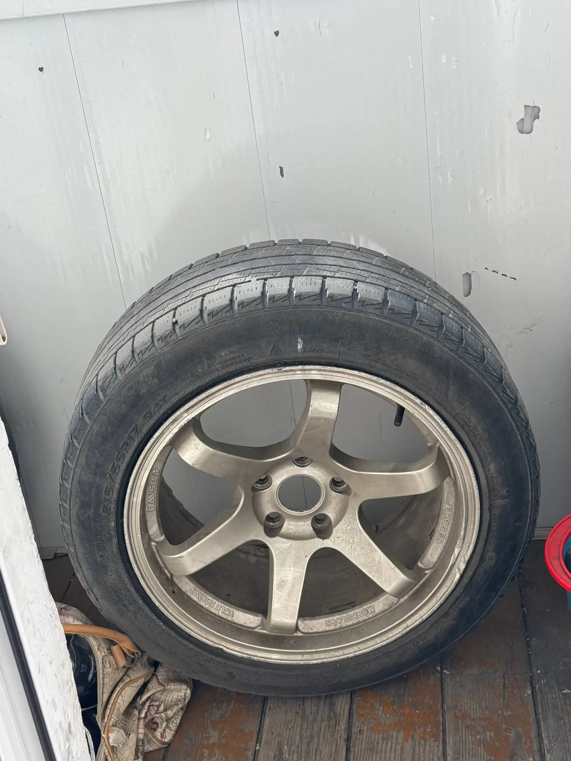 Продам колеса R17 215/55 - Шины и диски (Авто) в Иркутск