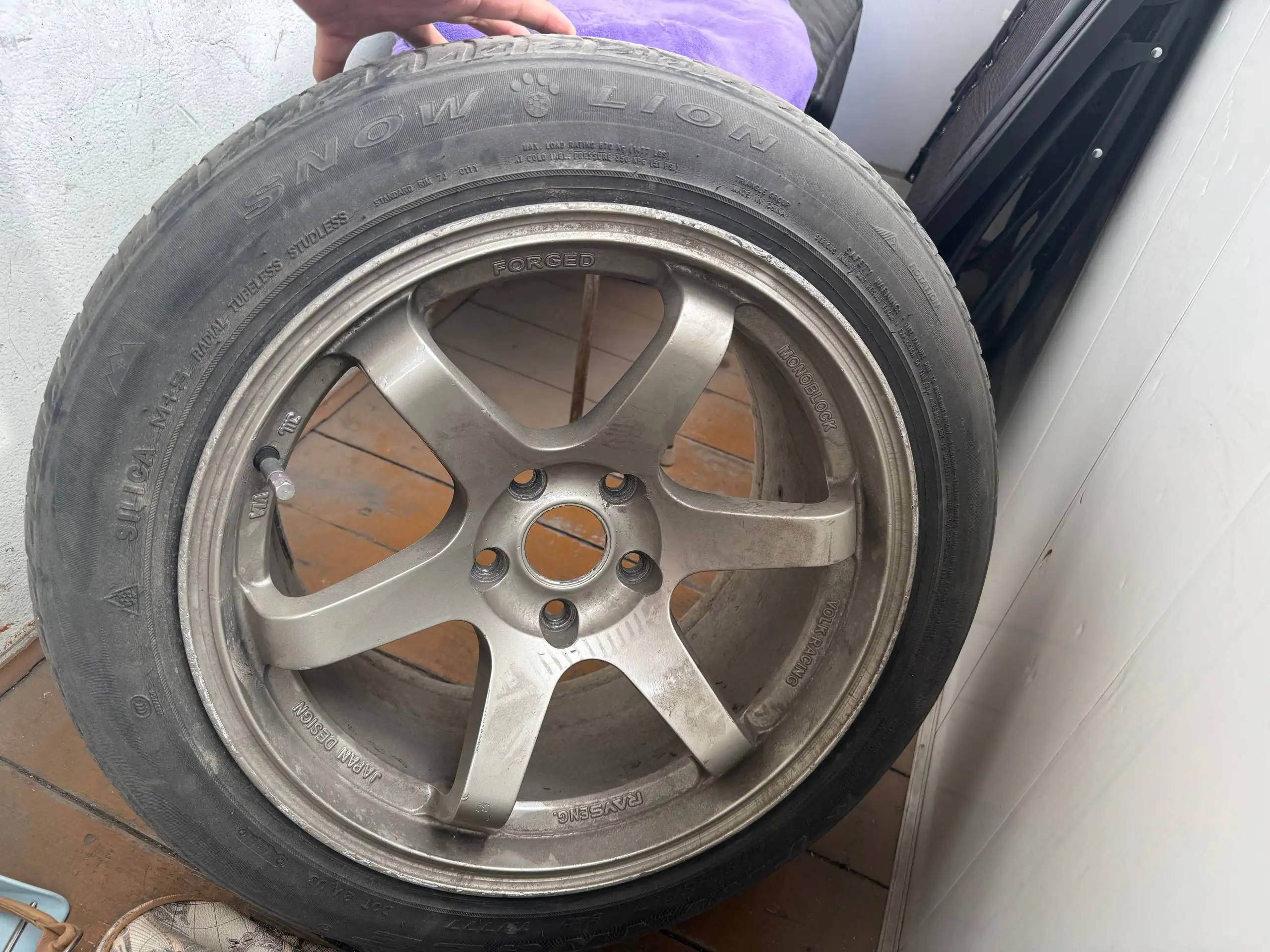 Продам колеса R17 215/55 - Шины и диски (Авто) в Иркутск
