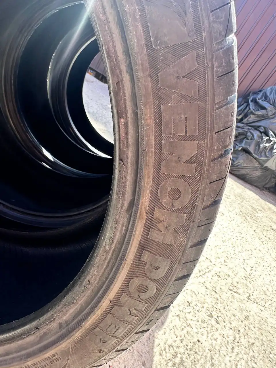 Продам комплект разноширокой резины 20R - Шины и диски (Авто) в Иркутск