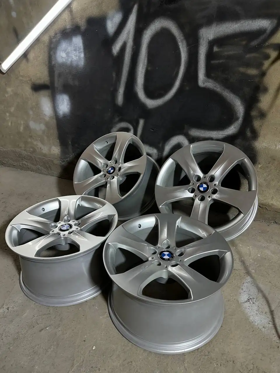 Диски BMW R19 5x120 с новыми болтами - Диски (Авто) в Иркутск
