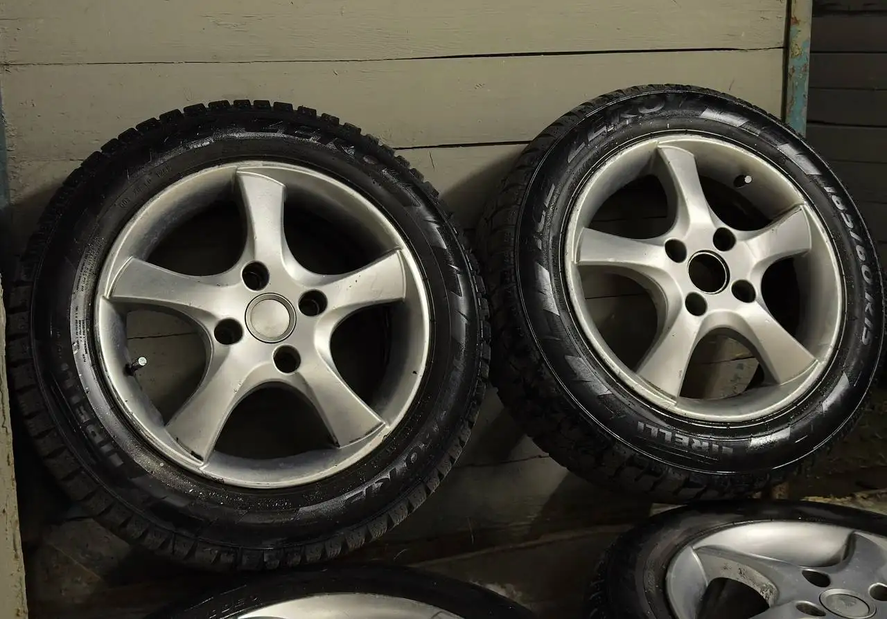 Литые диски с зимней резиной Pirelli на Mitsubishi Lancer 9 - Диски и шины (Авто) в Иркутск