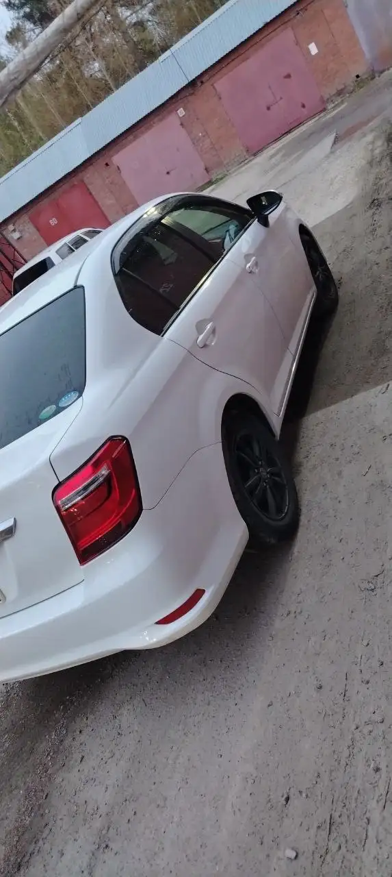 Аксио 2016 - Легковые автомобили (Авто) в Иркутск