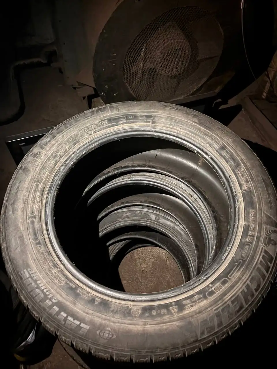 Продажа резины MICHELIN 18R - Шины (Авто) в Иркутск