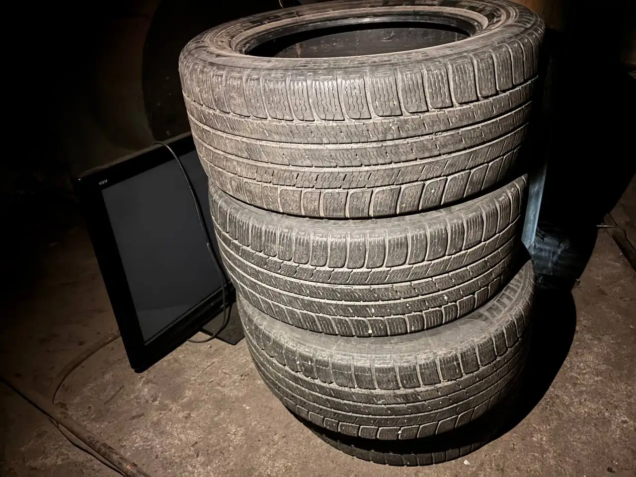 Продажа резины MICHELIN 18R - Шины (Авто) в Иркутск