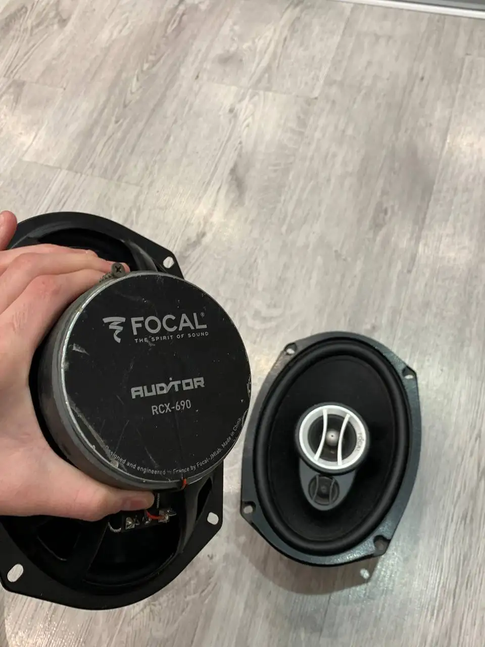 Магнитола с CarPlay и колонки Focal - Автоэлектроника (Авто) в Иркутск