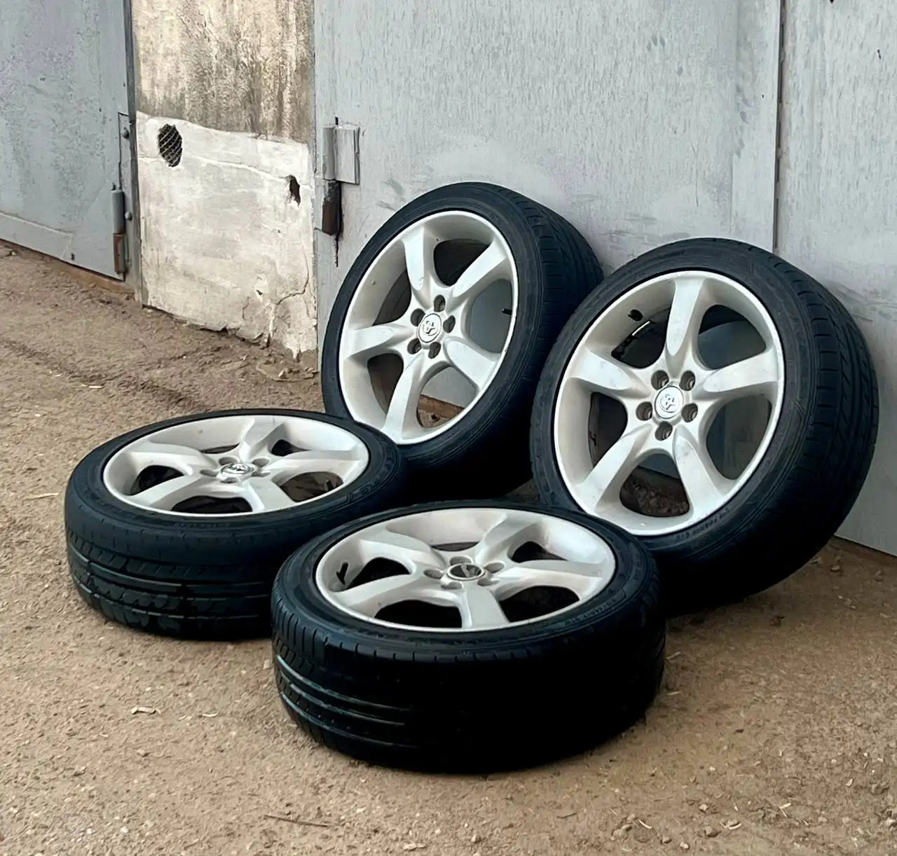 Продам комплект колес R17 5*100 - Колёса и шины (Авто) в Иркутск