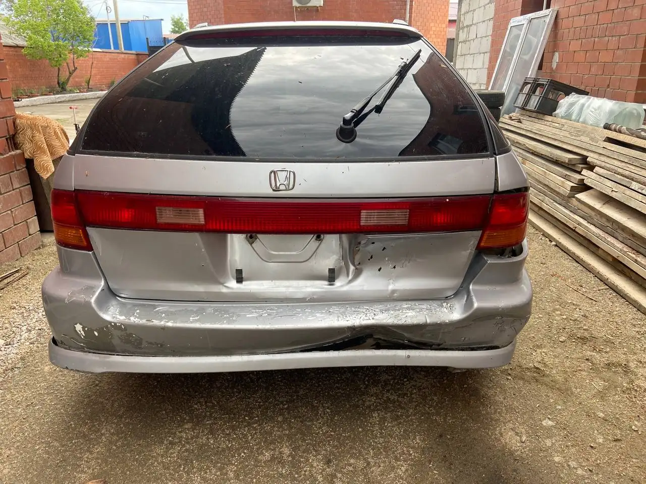 Автомобиль на ходу, 2000 г. - Авто в Иркутск