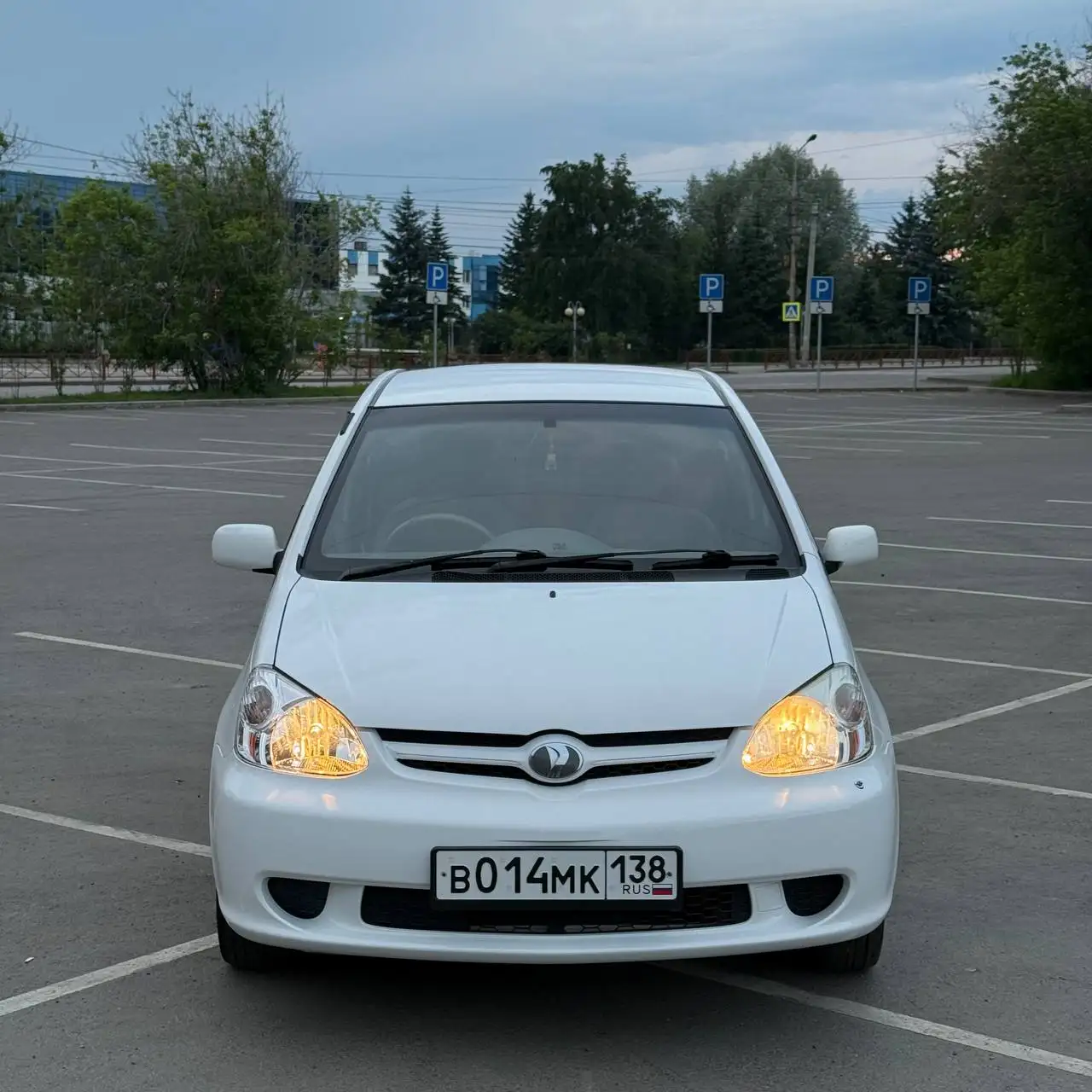 Platz 2001г - Легковые автомобили (Авто) в Иркутск