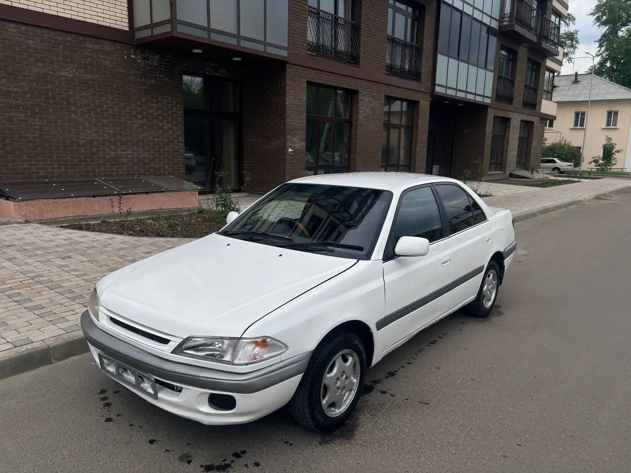 Toyota Carina - Легковые автомобили (Авто) в Иркутск