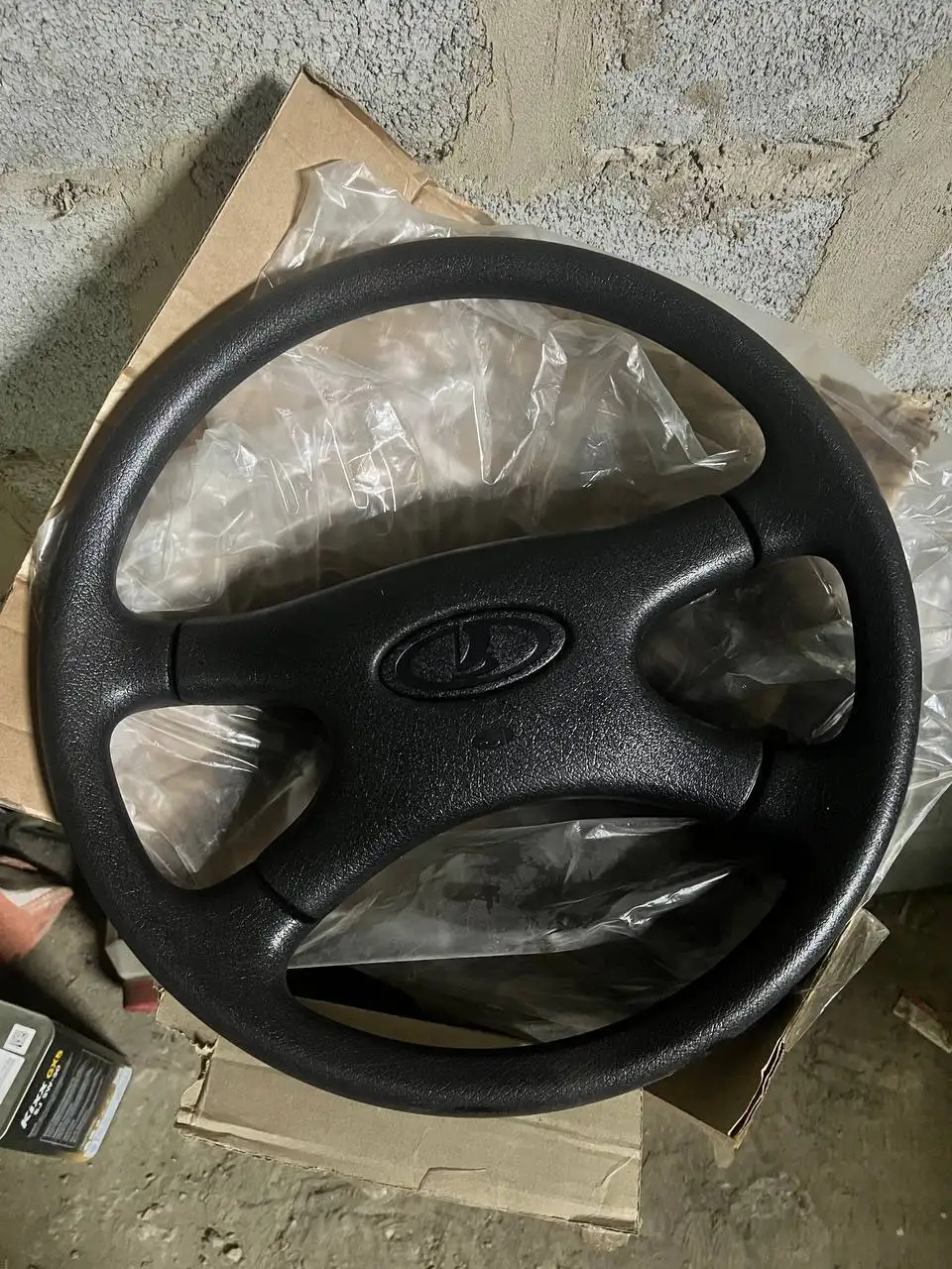 Продам оригинальный руль Нива Legend и магнитолу KENWOOD - Автозапчасти (Авто) в Иркутск