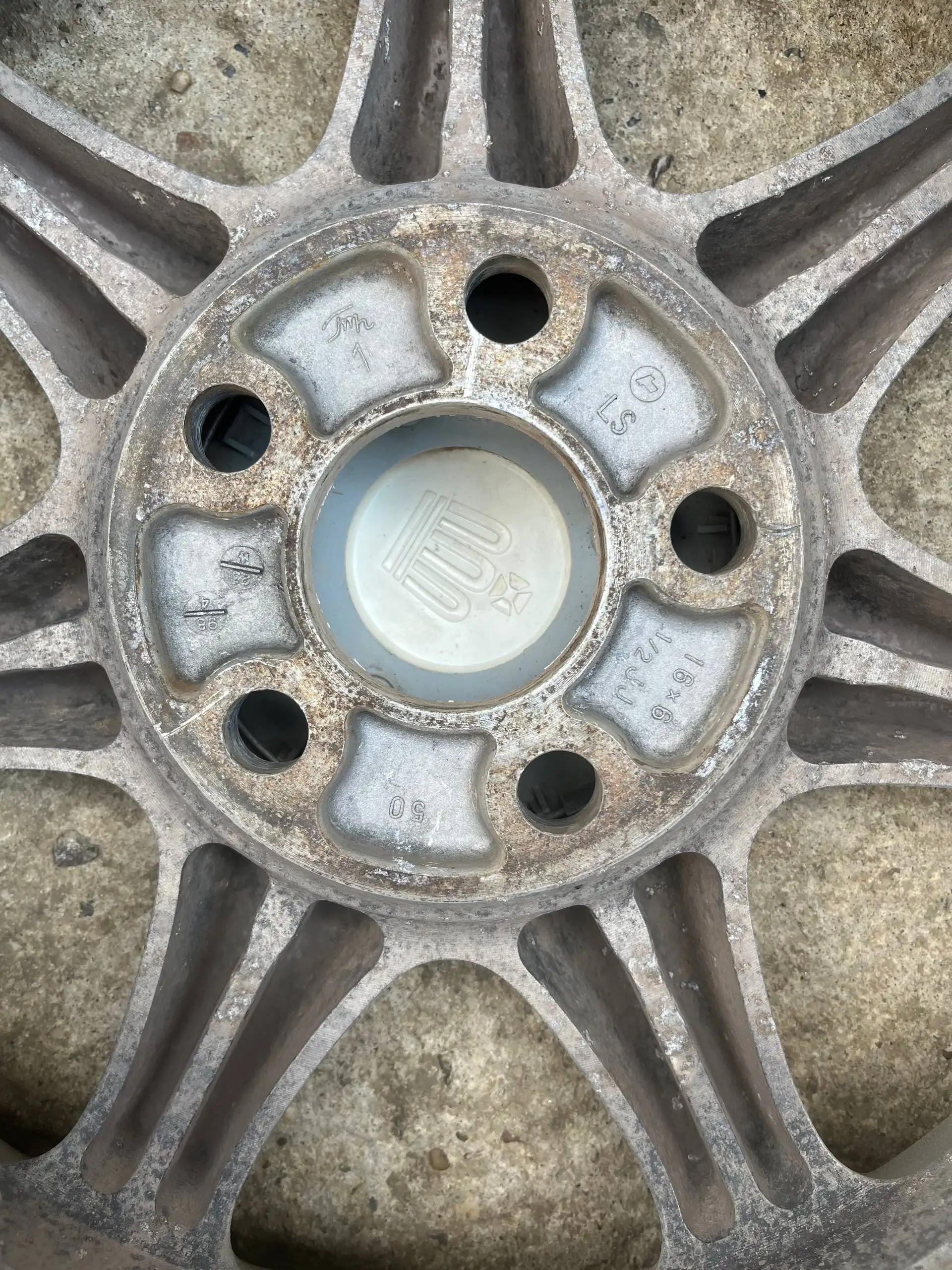Продам диски R16 5-114.3 и резину Toyo 215/65 - Запчасти (Авто) в Иркутск