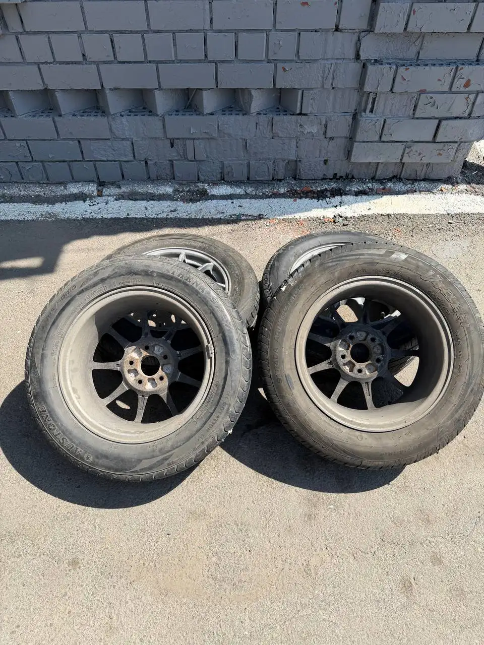 Продам комплект резины R16 - Шины и диски (Авто) в Иркутск