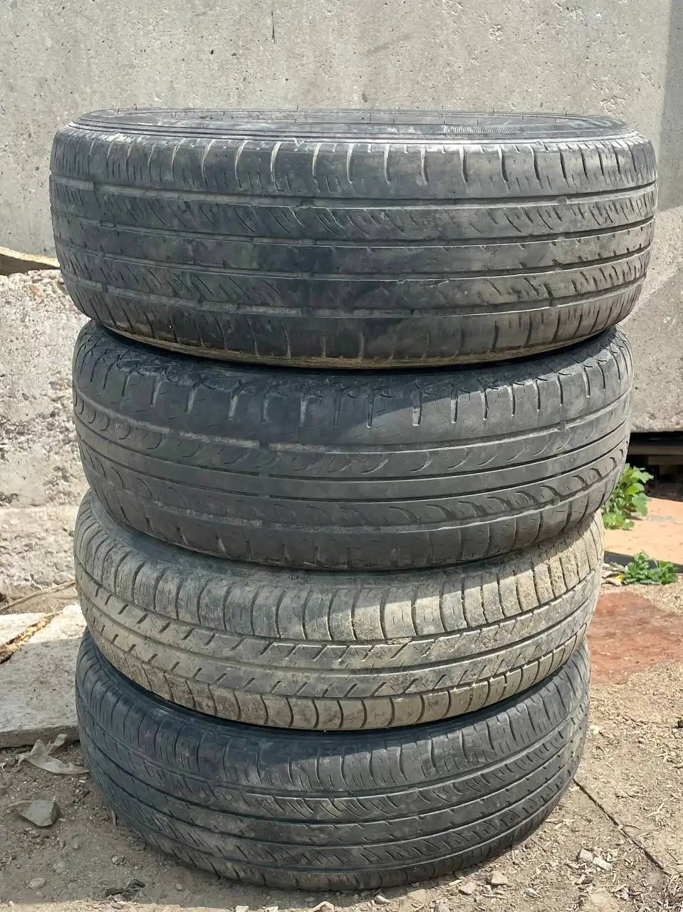 Продам летнюю резину 185/65/14 - Шины и диски (Авто) в Иркутск