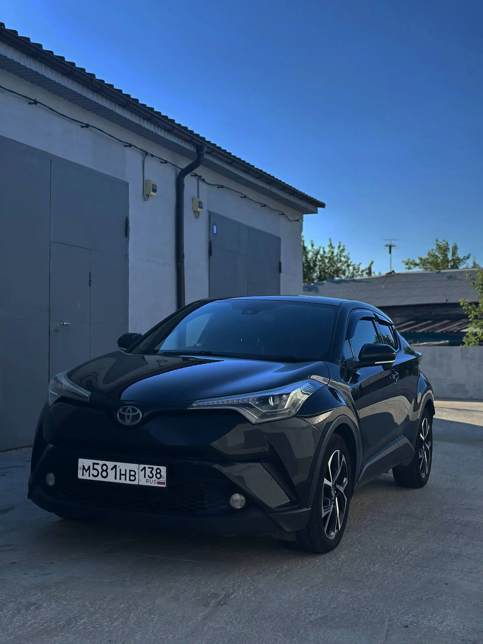Продам Toyota C-HR 2017, 1.2 GT LED Edition 4WD - Легковые автомобили (Авто) в Иркутск