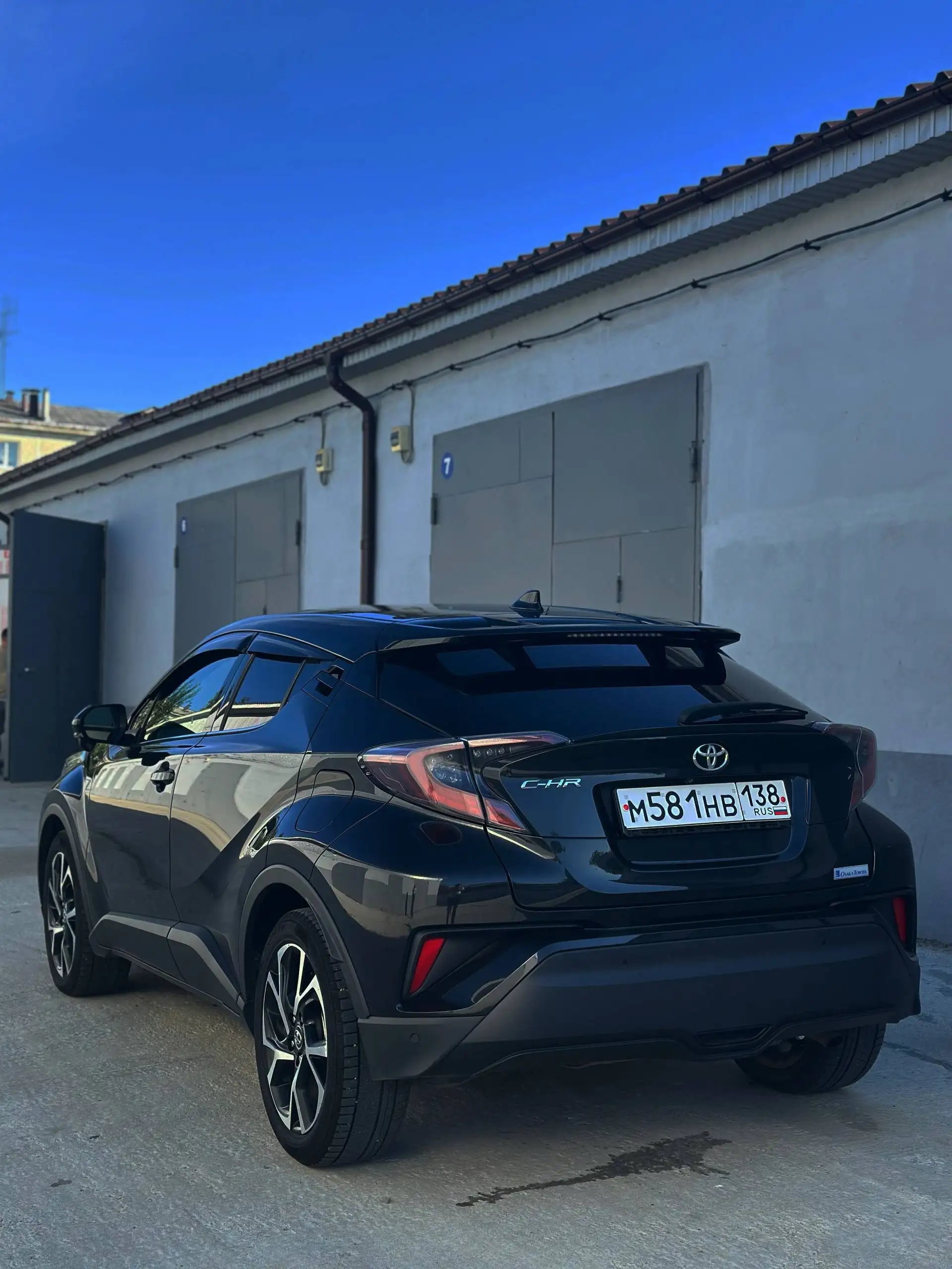Продам Toyota C-HR 2017, 1.2 GT LED Edition 4WD - Легковые автомобили (Авто) в Иркутск