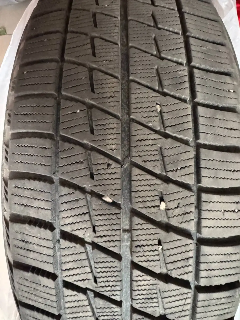 Продам комплект зимних колес 225 55 R17 - Шины и диски (Авто) в Иркутск