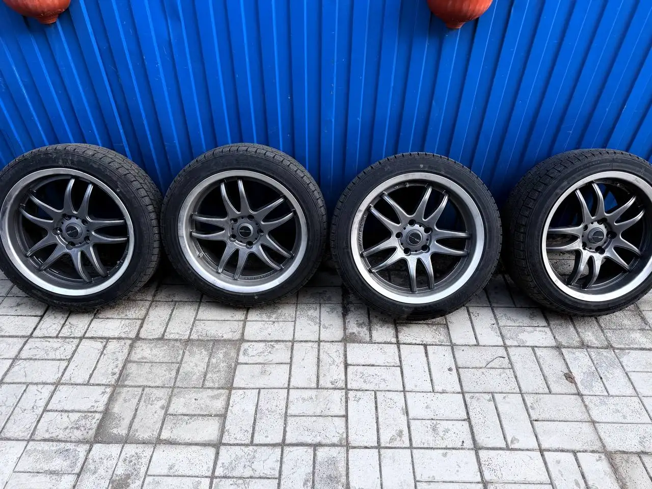 Продам рейлинги и колеса R17 с зимней резиной - Запчасти (Авто) в Иркутск