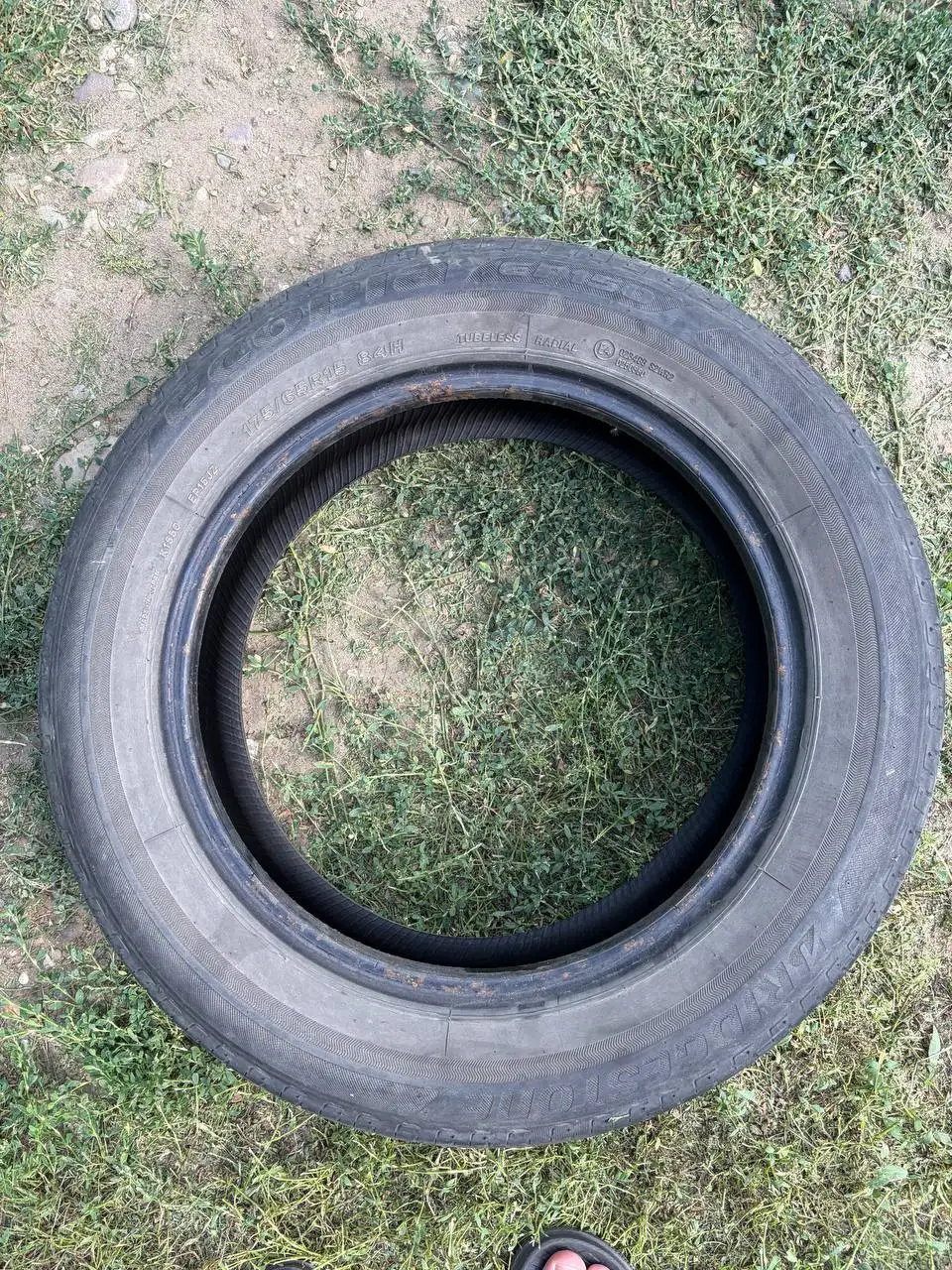 2 баллона 175/65 R15 - Шины и диски (Барахолка) в Иркутск