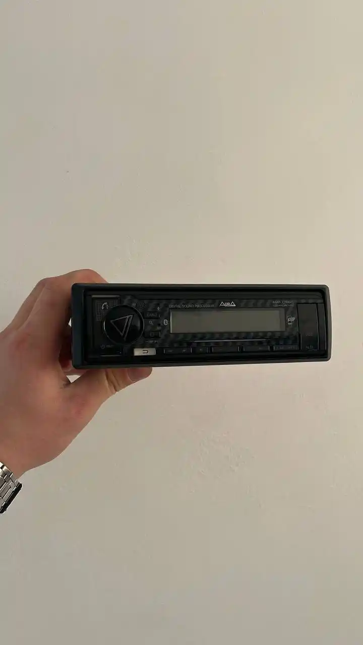 Продам сабвуфер и магнитолы