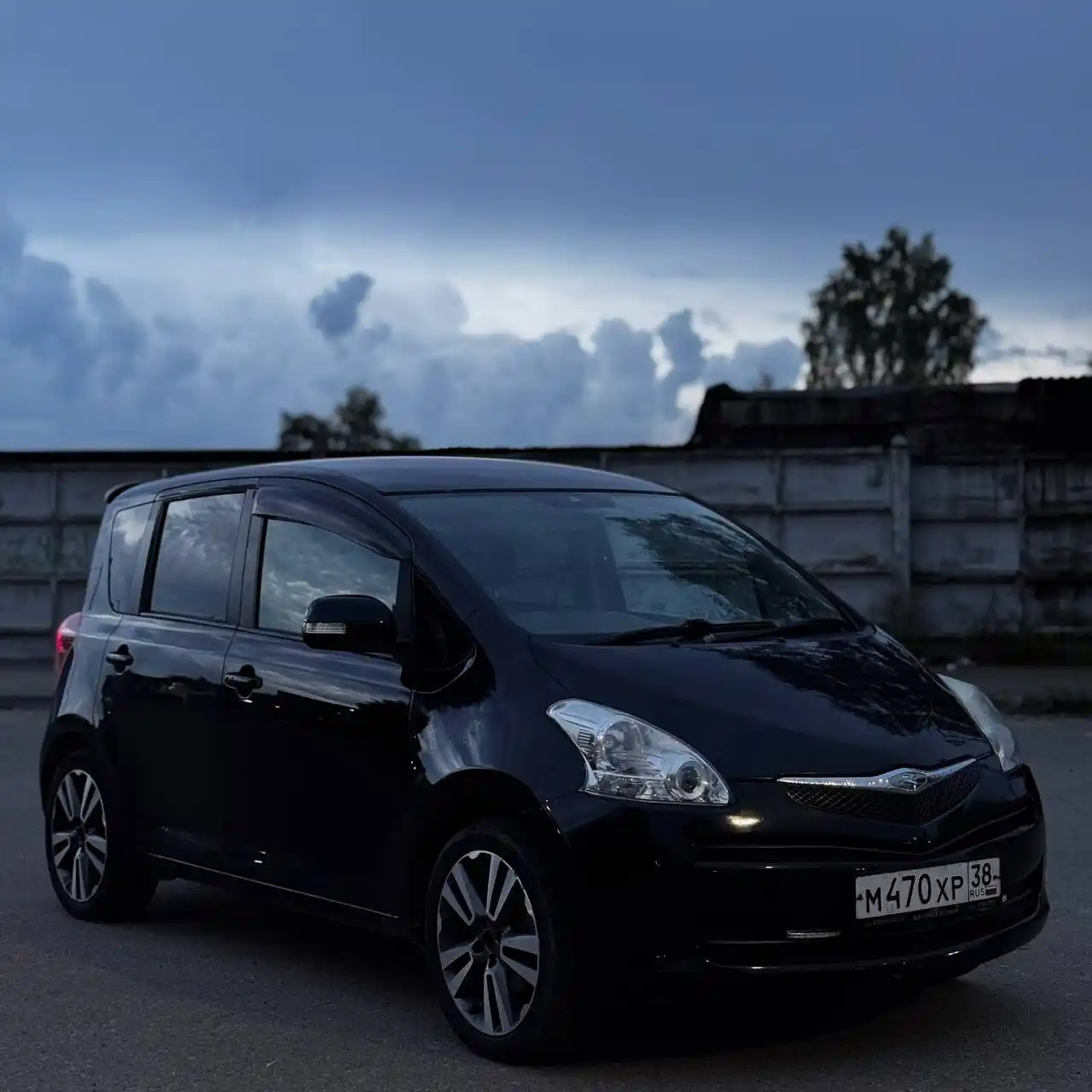 Продажа Toyota Mark II и Toyota Ractis