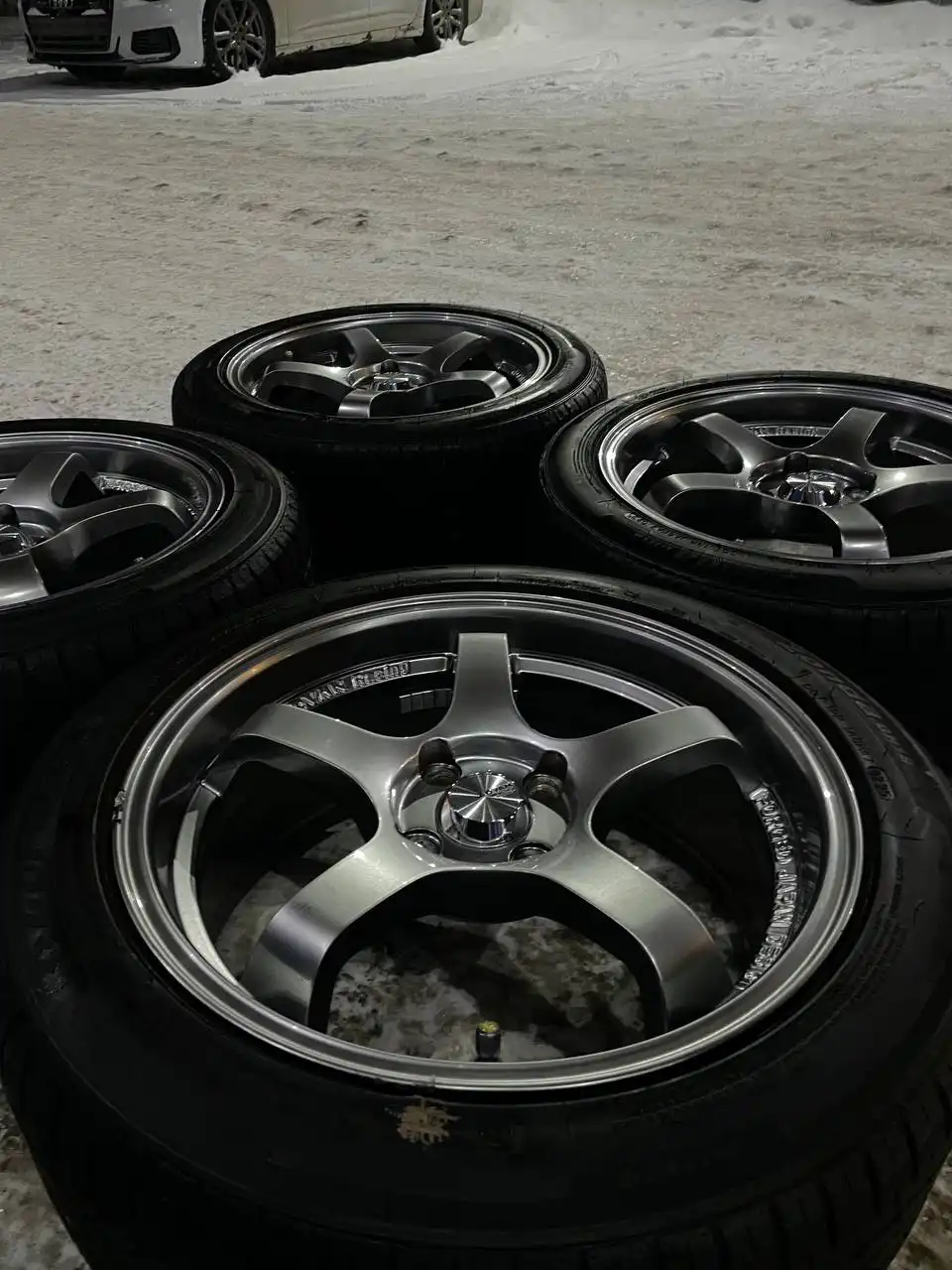 Продам комплект колес R16