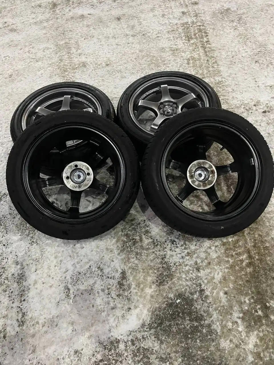 Продам комплект колес R16