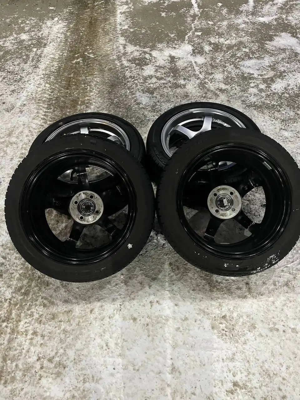 Продам комплект колес R16