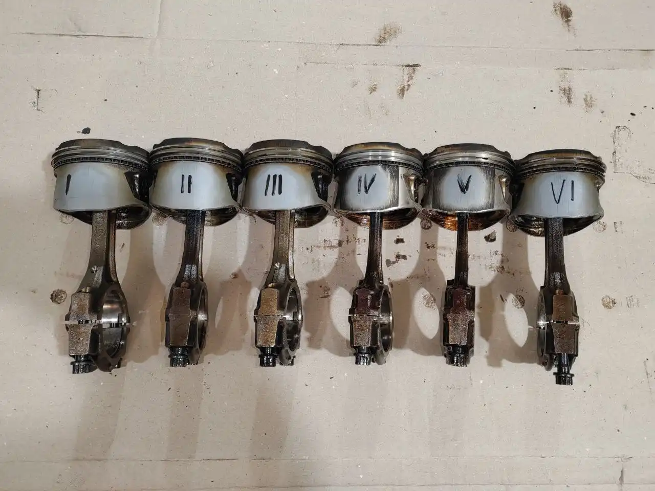 Трамблер для двигателя в разборе