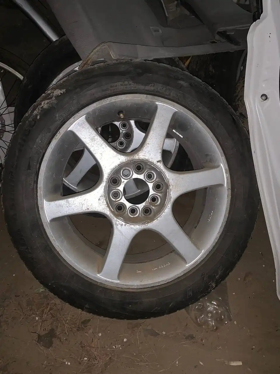 Продам диски R16 с зимней резиной