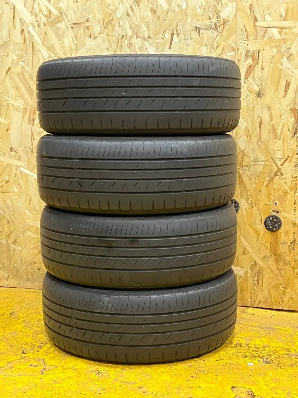 Продажа комплектов шин Arivo и Bridgestone