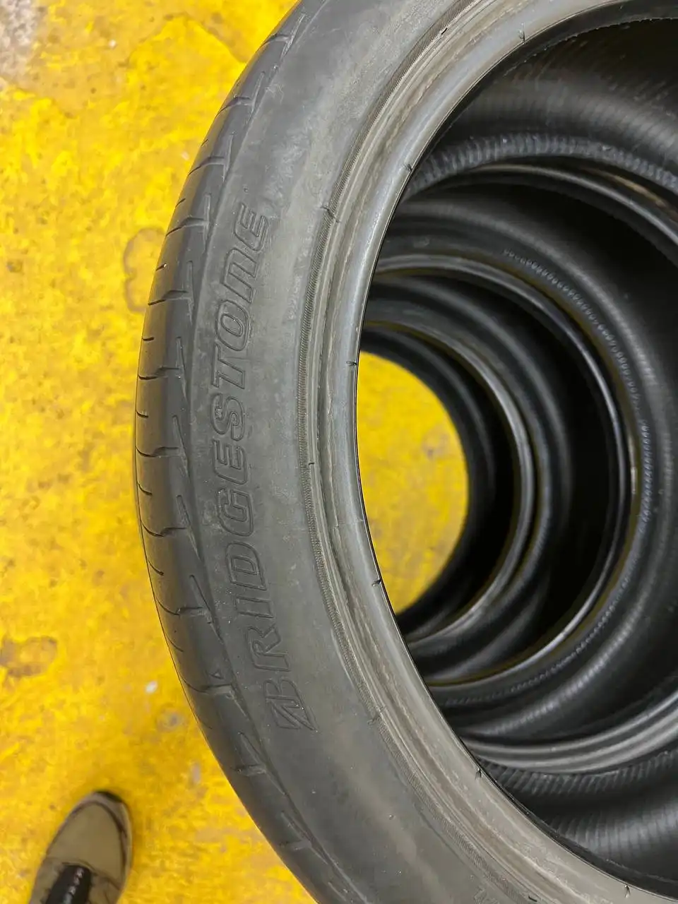 Продажа комплектов шин Arivo и Bridgestone