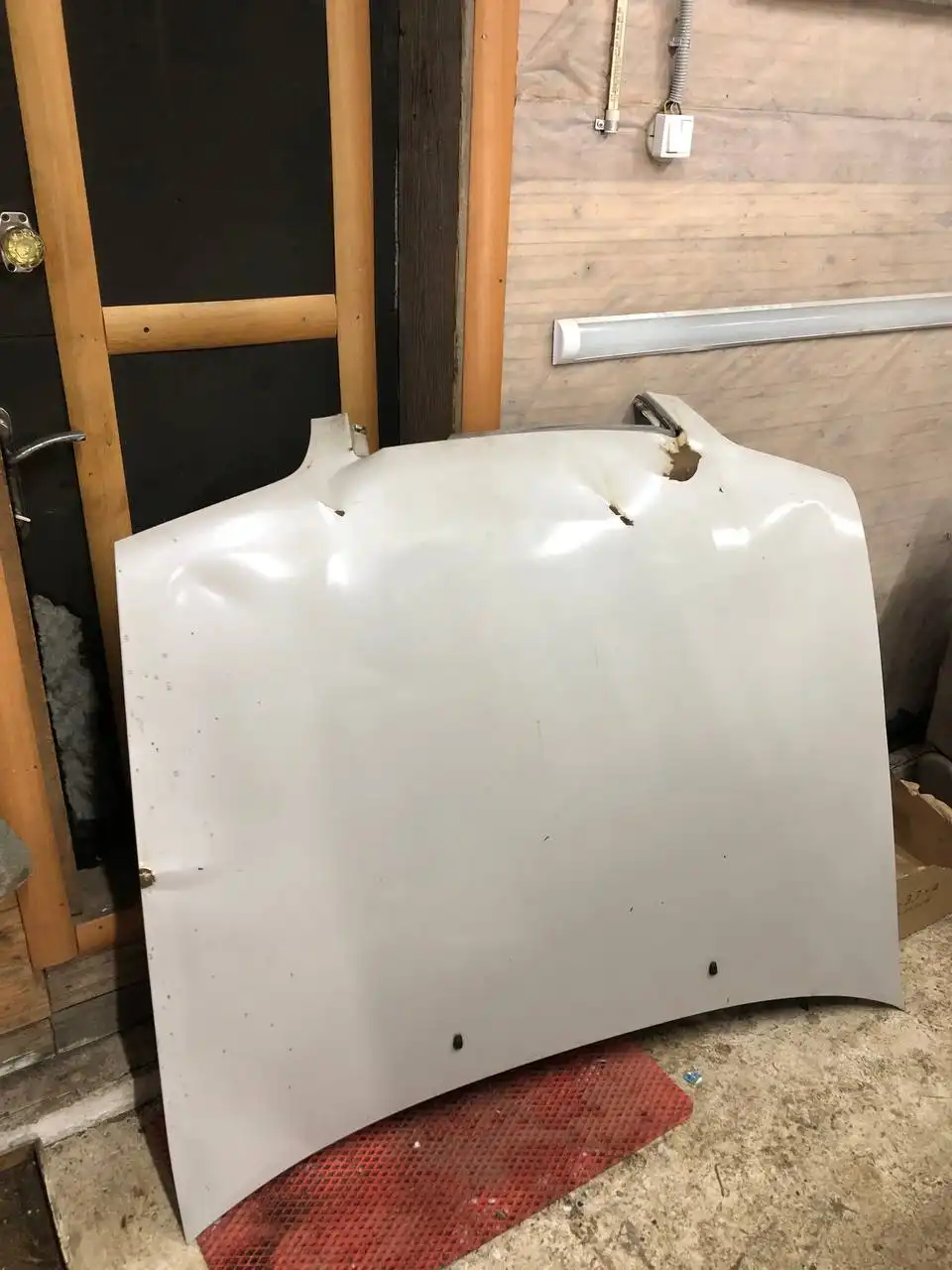 Крыло и капот Volvo S40 под ремонт - Кузовные запчасти (Запчасти) в Иркутск