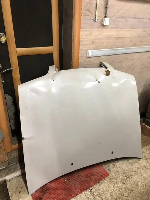 Крыло и капот Volvo S40 под ремонт - Двигатели в Иркутск