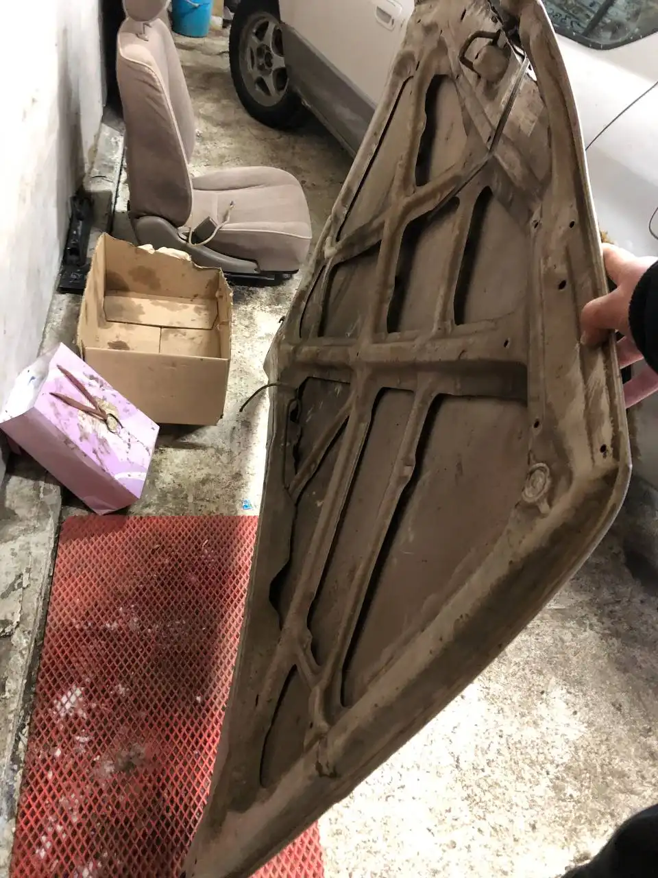 Крыло и капот Volvo S40 под ремонт - Кузовные запчасти (Запчасти) в Иркутск